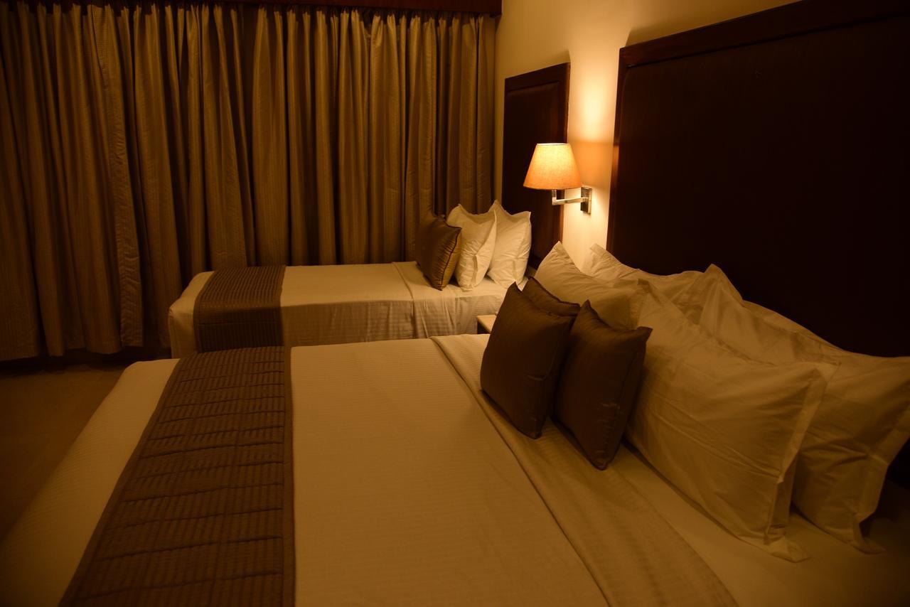 Hotel Rameswaram Grand Екстериор снимка